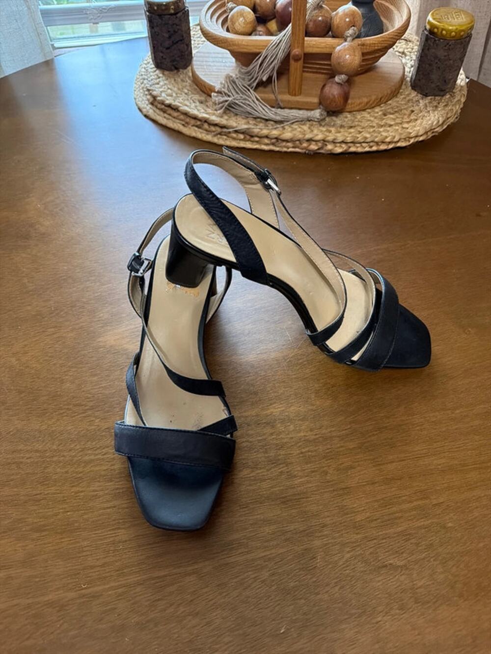 Natural sandals, leather black strap 10 264